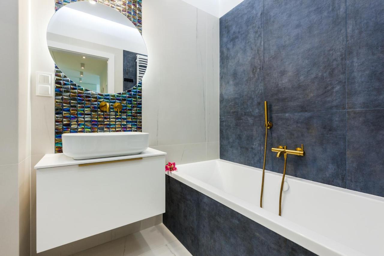 Plac Unii Aquamarine Premium Apartment Гдиня Екстериор снимка