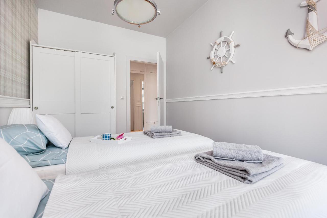 Plac Unii Aquamarine Premium Apartment Гдиня Екстериор снимка